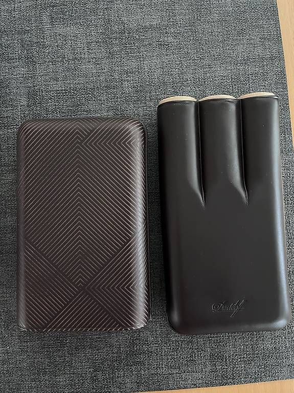 Sonstige Tabakwaren: Davidoff Zigarrenentui Leaf für 3 Zigarren – Gebraucht aus Möriken AG von tatitata 1