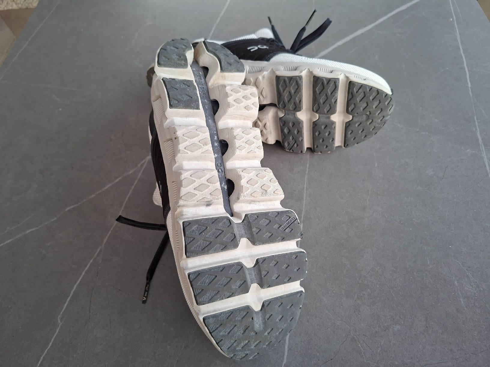 On Chaussures hommes: ON Cloud 38.5 – Neuf (Voir description) à Giswil par Buchs18 2