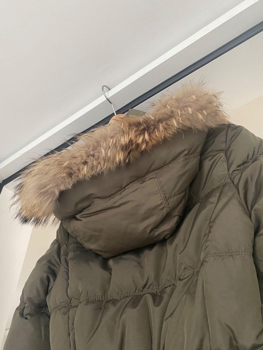 Hallhuber Jacken: Schöne Winterjacke / 90% Daune – Gebraucht aus Kloten von SalomeSommer 2