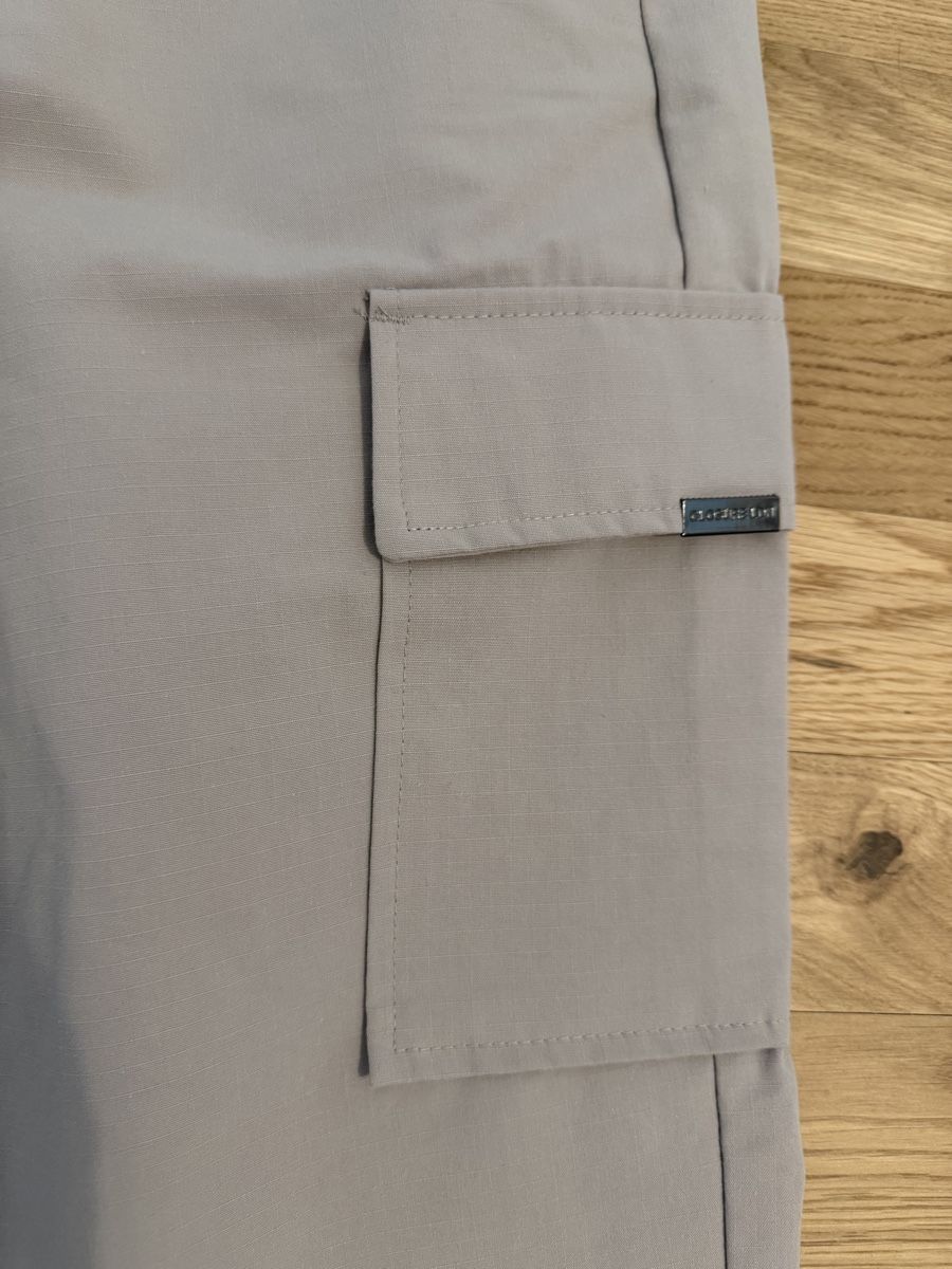 Pantaloni: Closure London Cargo Pants, Size M – Nuovo e nell'imballaggio originale da Zug venduto da pav_q5f7 2