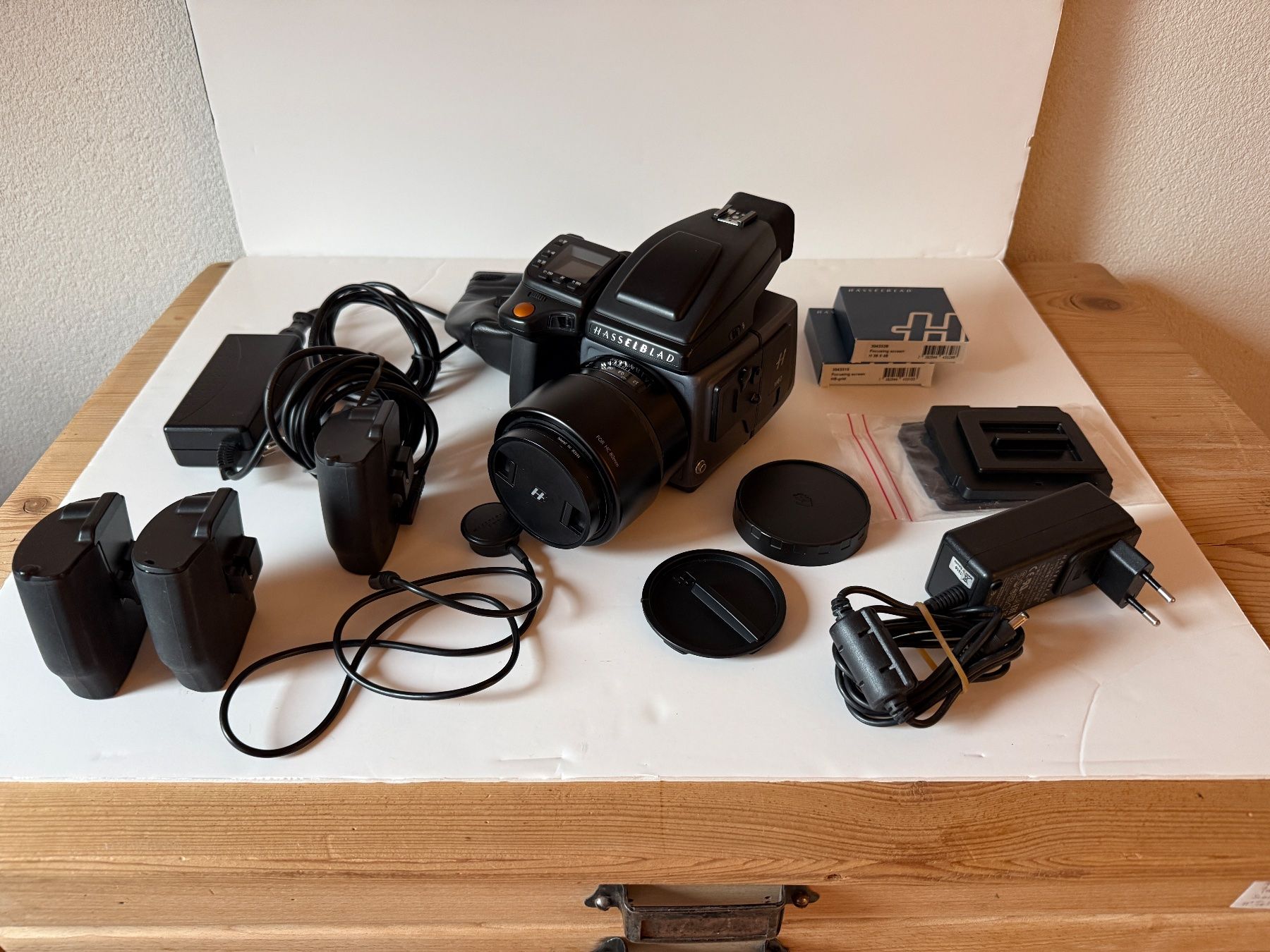 Hasselblad Kamera: Hasselblad H6D-100c + 80mm lens + accessories – Gebraucht aus Domdidier von fdecourt