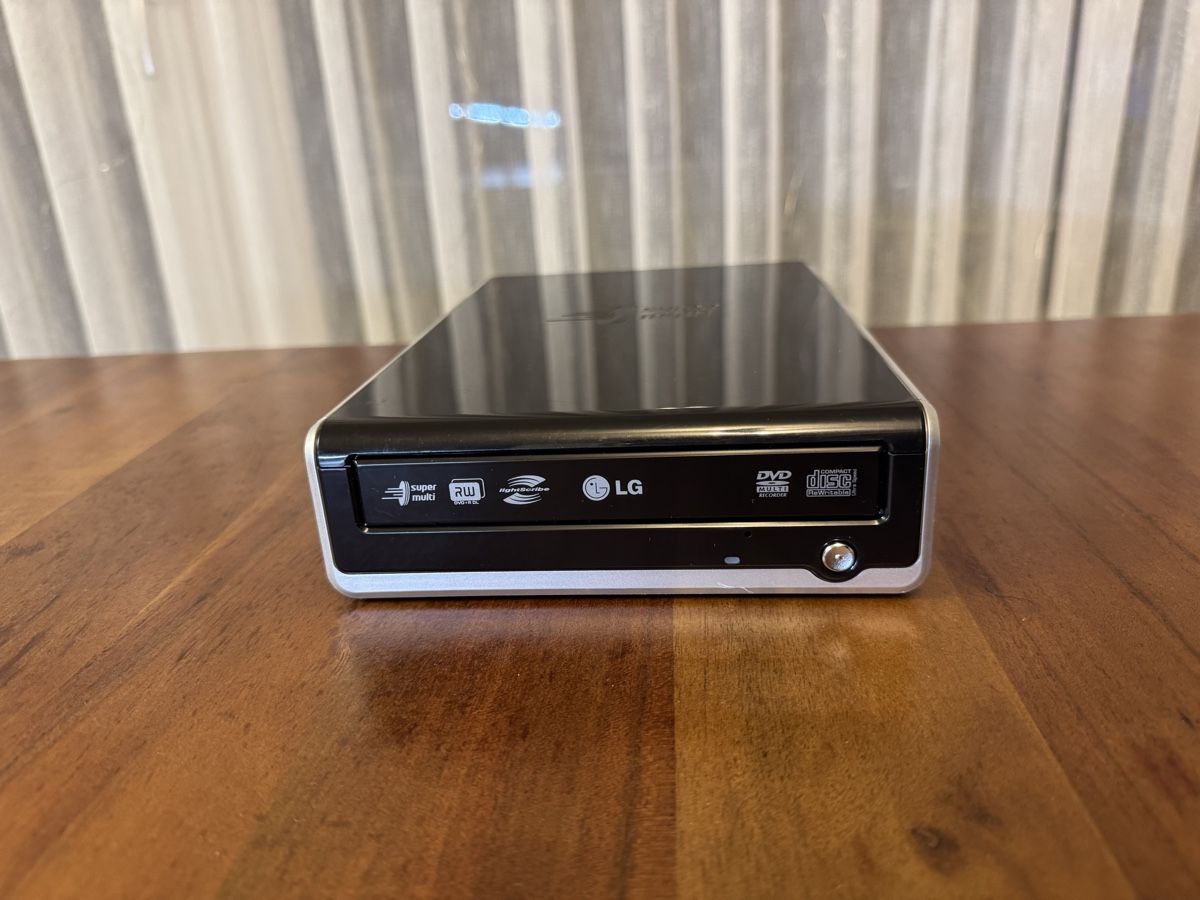 LG Lettore multimediale & Streamer: LG External Super Multi DVD Rewriter Model GSA-2166D – Usato da Seewen SZ venduto da QM.03