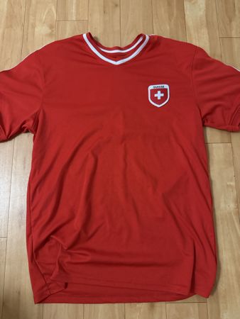 Schweizer Trikot Fussball Gr. L - Perfekt für den Sommer!