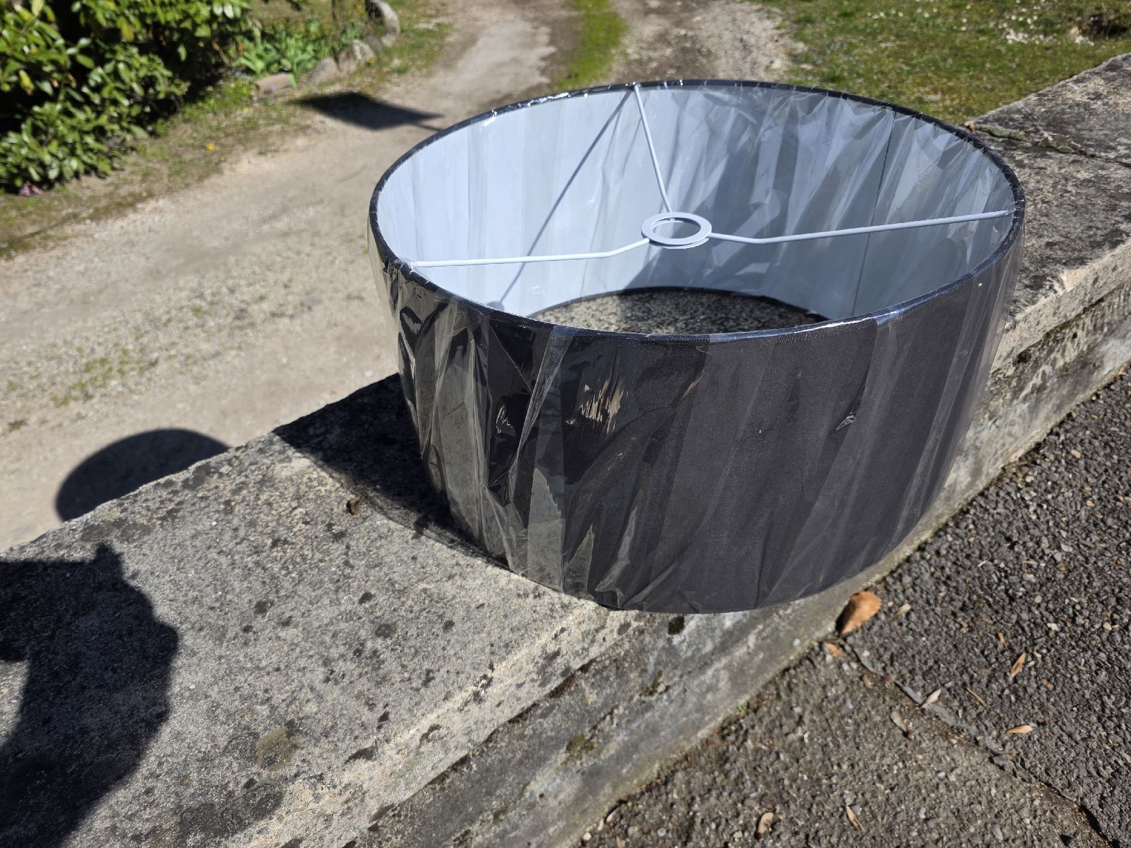 Paralumi: Abat-jour noir 50cm – Nuovo e nell'imballaggio originale da Thônex venduto da BrocFossard