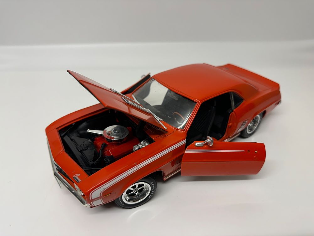 Ertl 1/18 1969 Chevrolet Camaro SS396 - Diecast Orange - Modèle 32009