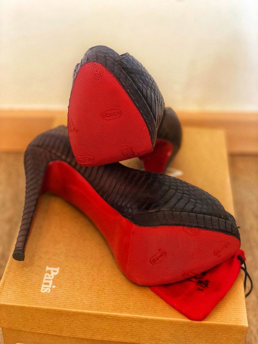 Christian Louboutin Scarpe da donna: Christian Louboutin Python Peep Toe Heels, Size 37 – Usato da Bursinel venduto da rud_9mxh 1