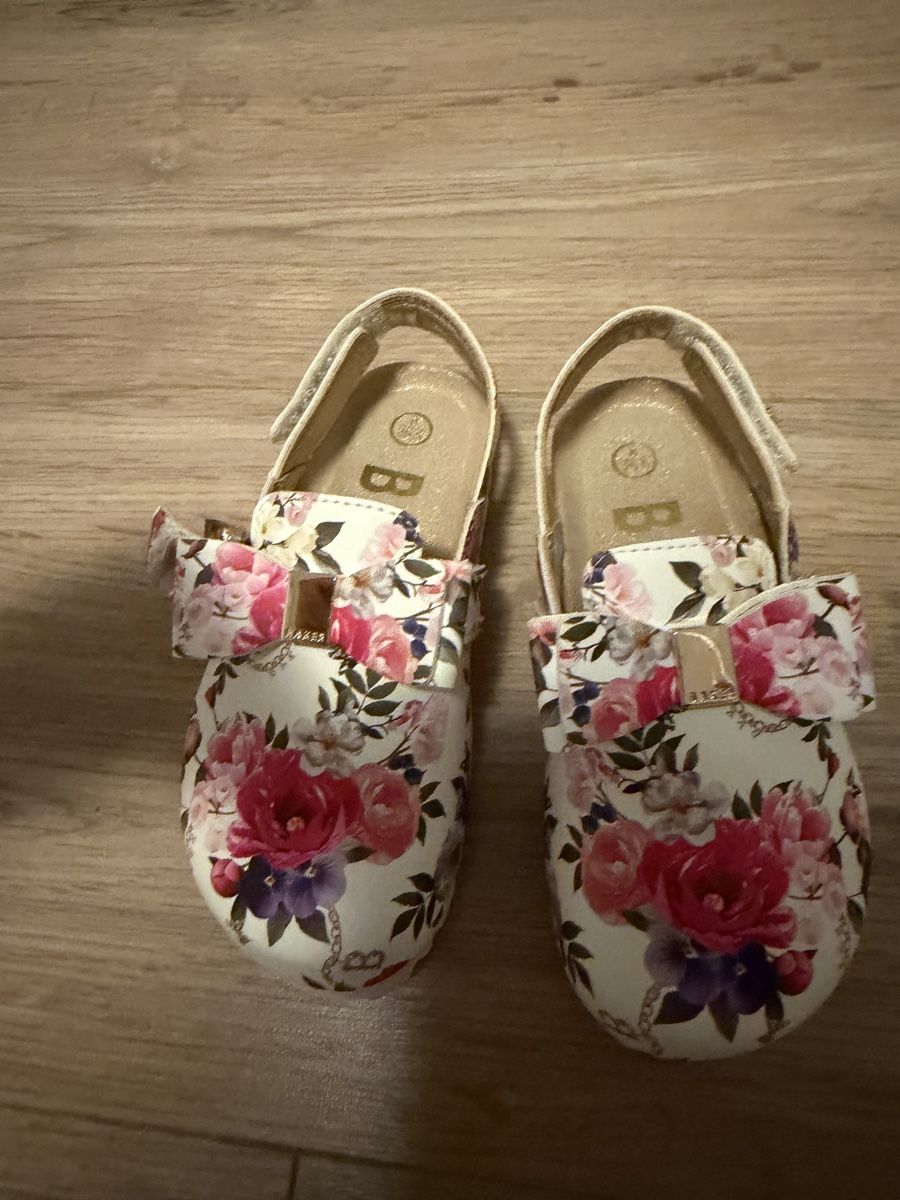 Ted Baker Scarpe per ragazze: Schuhe BAKER Blumenmuster Grösse 25.5 – Nuovo e nell'imballaggio originale da Reiden venduto da Gan-Dra 1