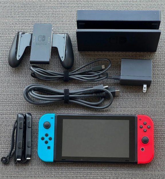 Nintendo Console: Nintendo Switch Console – Usato da Aubonne venduto da hen_q7t5 2