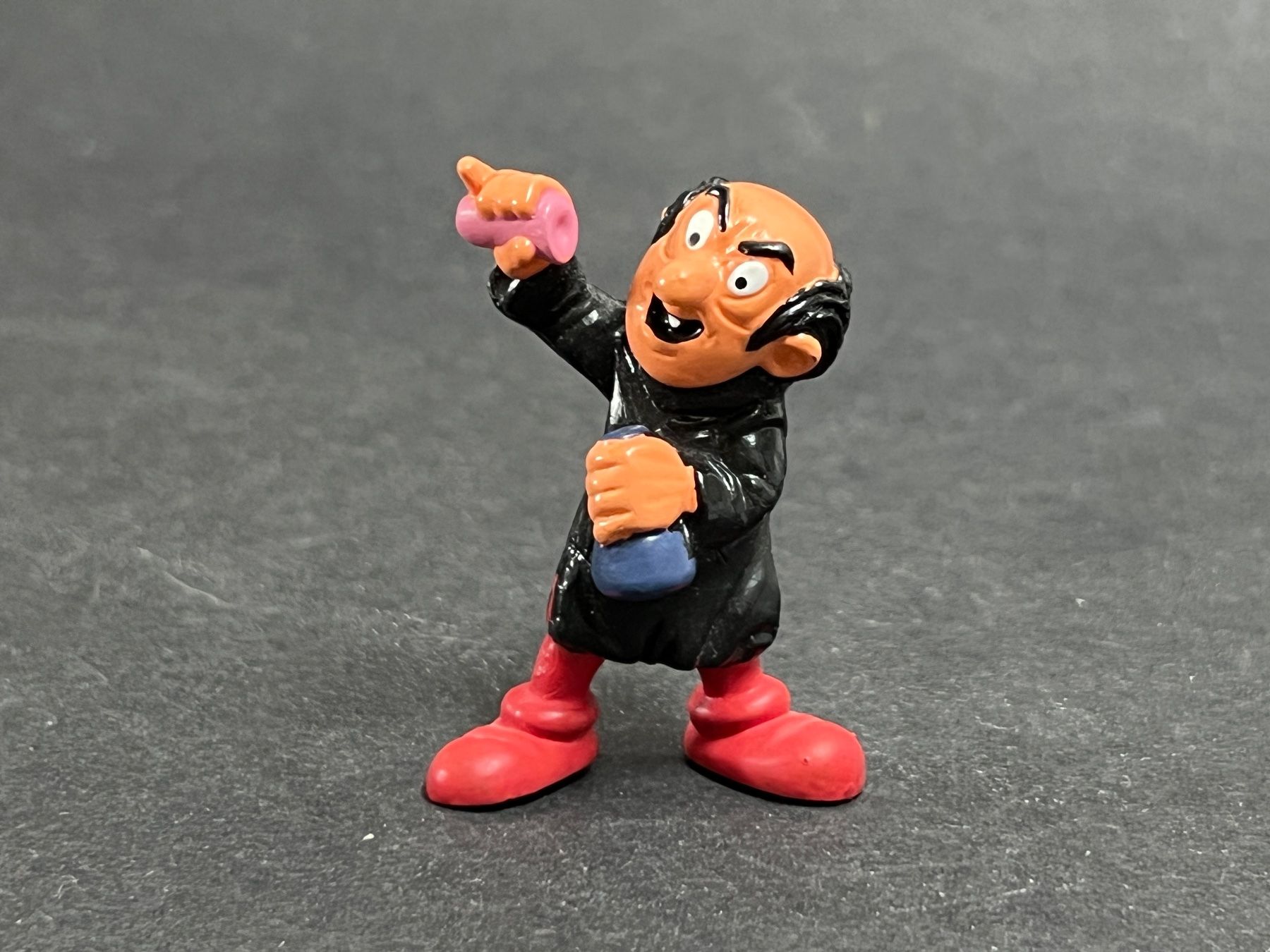 Schleich Statuette: Schleich Schlumpf 20232 Gargamel mit 2 Gläsern – Usato da Ennetbaden venduto da mapa05