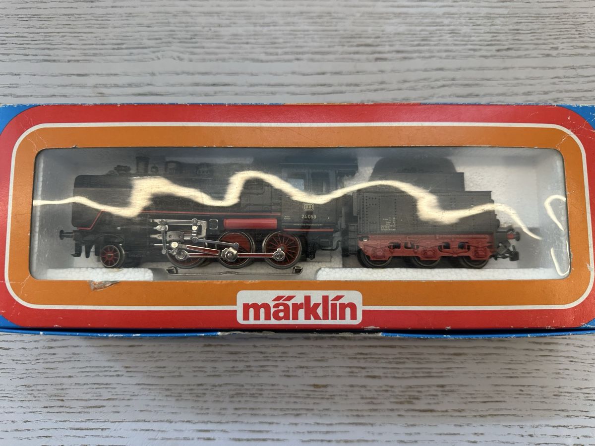 Märklin Modellini di ferrovie: Märklin 3003 DB BR 24 – Usato da Lupsingen venduto da New-Haven 7