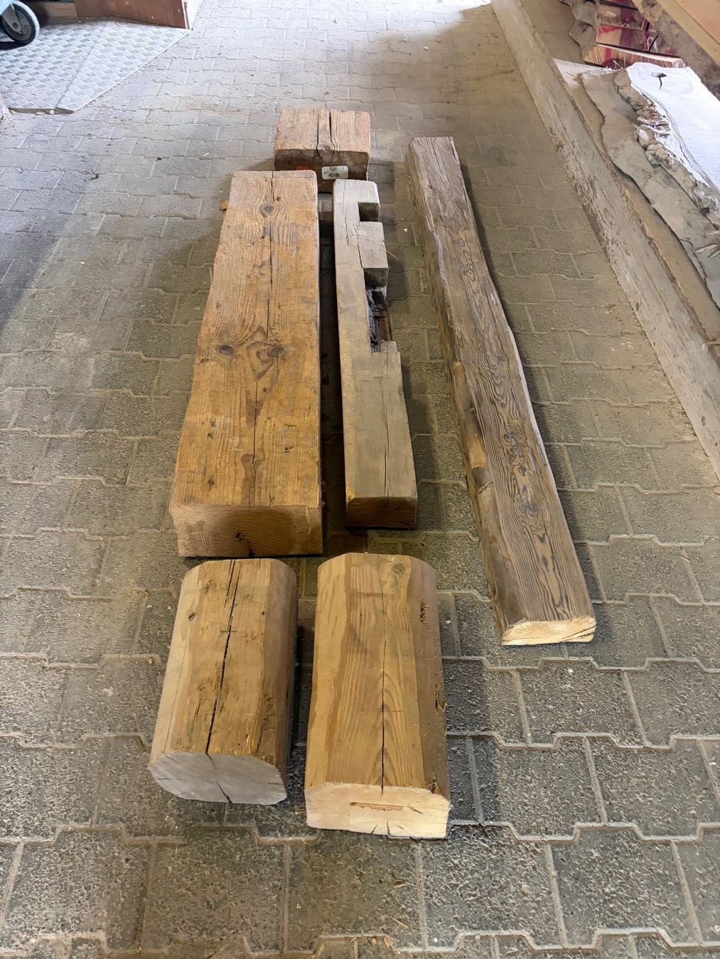 Articoli in legno: Altholz – Usato da Rothrist venduto da SchHunWerGmbH 1