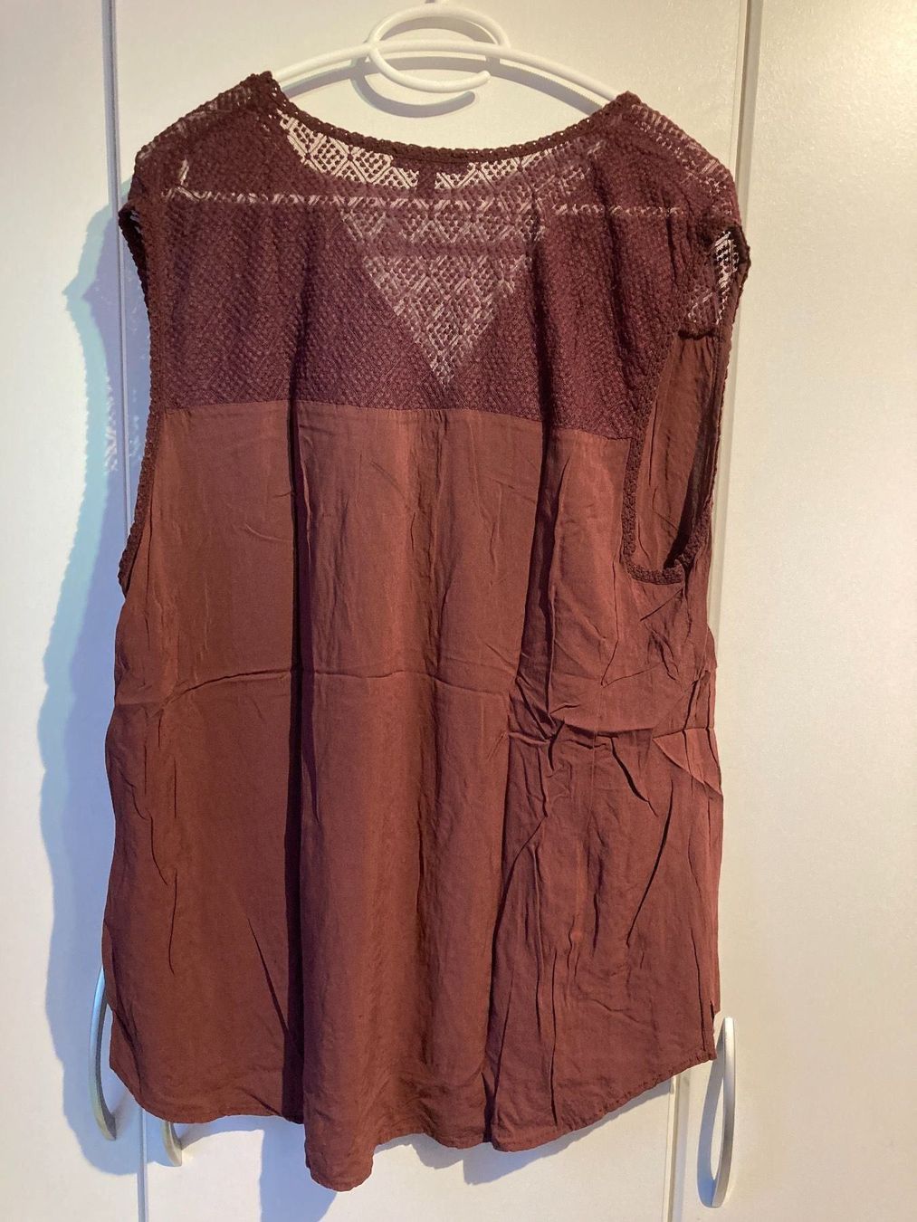 Top: Weinrotes Top Gr. 48 – Nuovo (secondo la descrizione) da Thun venduto da Vans_98 1
