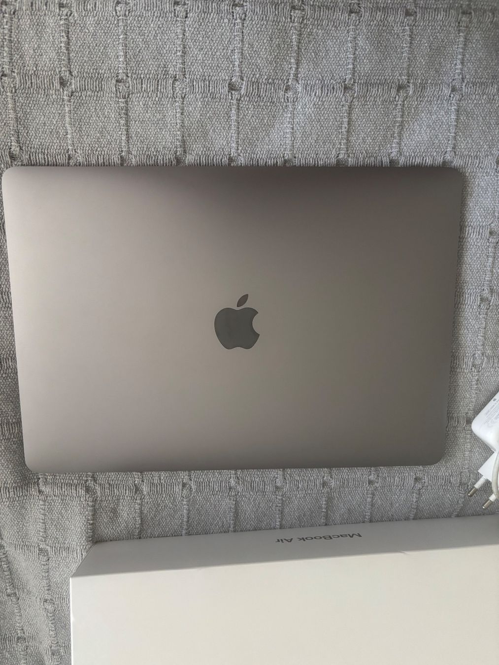 Apple Notebook: MacBook Air 13" (2019) - Space Grau – Usato da Brügg BE venduto da doppelrittberger 3