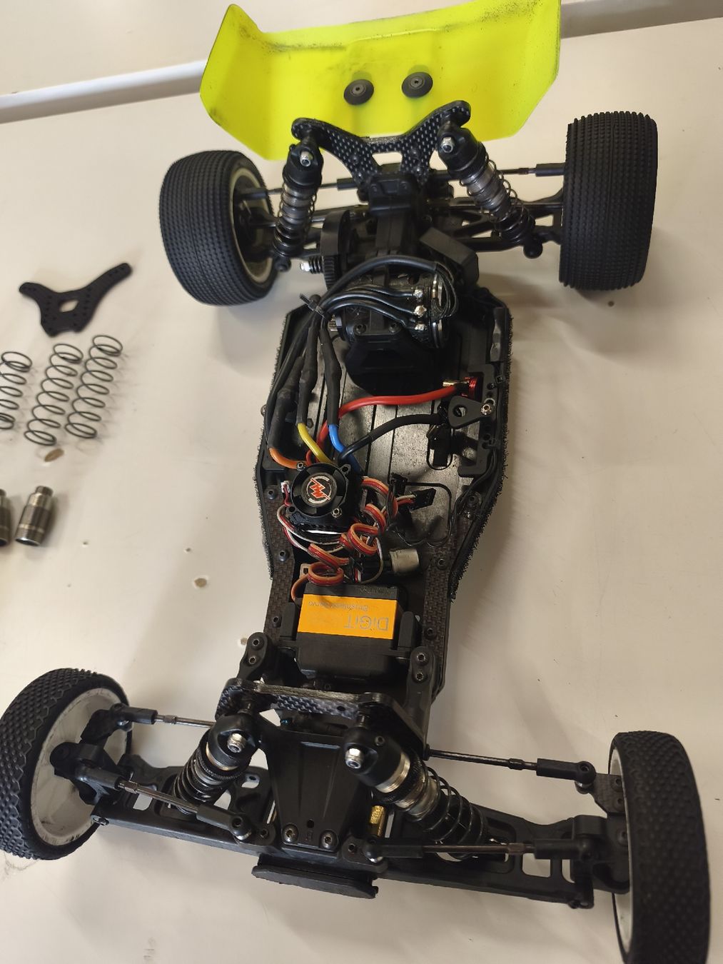 XRay RC Kits de montage: XRAY XB2 21 Carpet Buggy – D'occasion à Schweizersholz par Toni2000 6