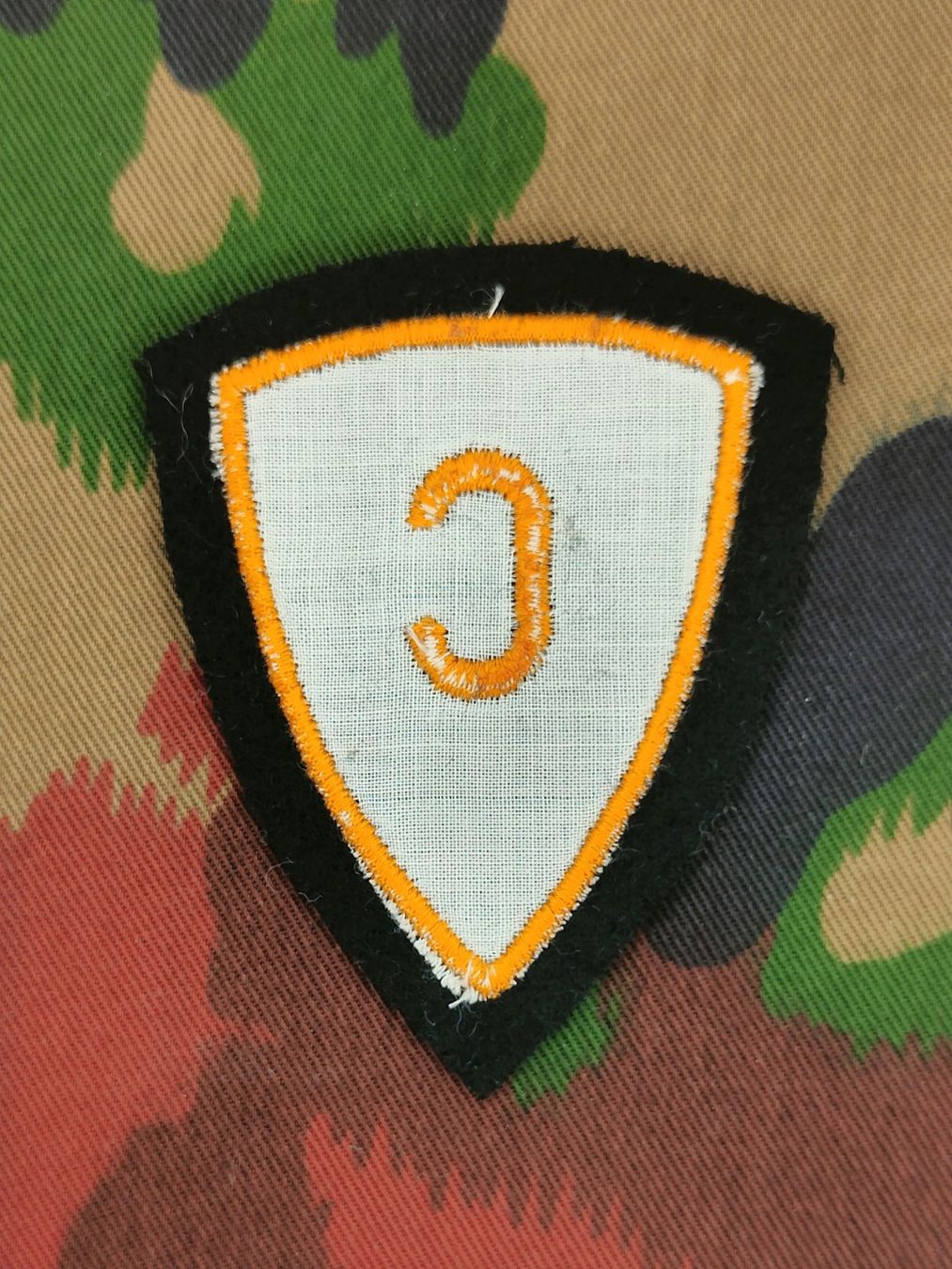 Schweizer Armee Placchette & Badge: Funktionsabzeichen Chemiker Ord. 1968, Variante 2 – Usato da Bauma venduto da SwissMilitaria 1