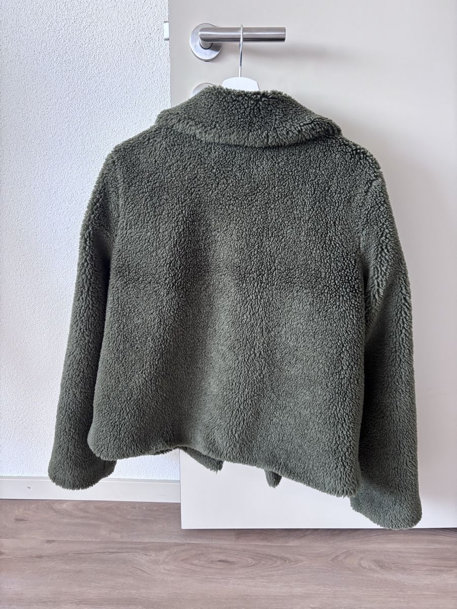 Jacken: Flauschjacke Donna, Gr. 40, Olivgrün – Gebraucht aus Zürich von CaKoch17 1