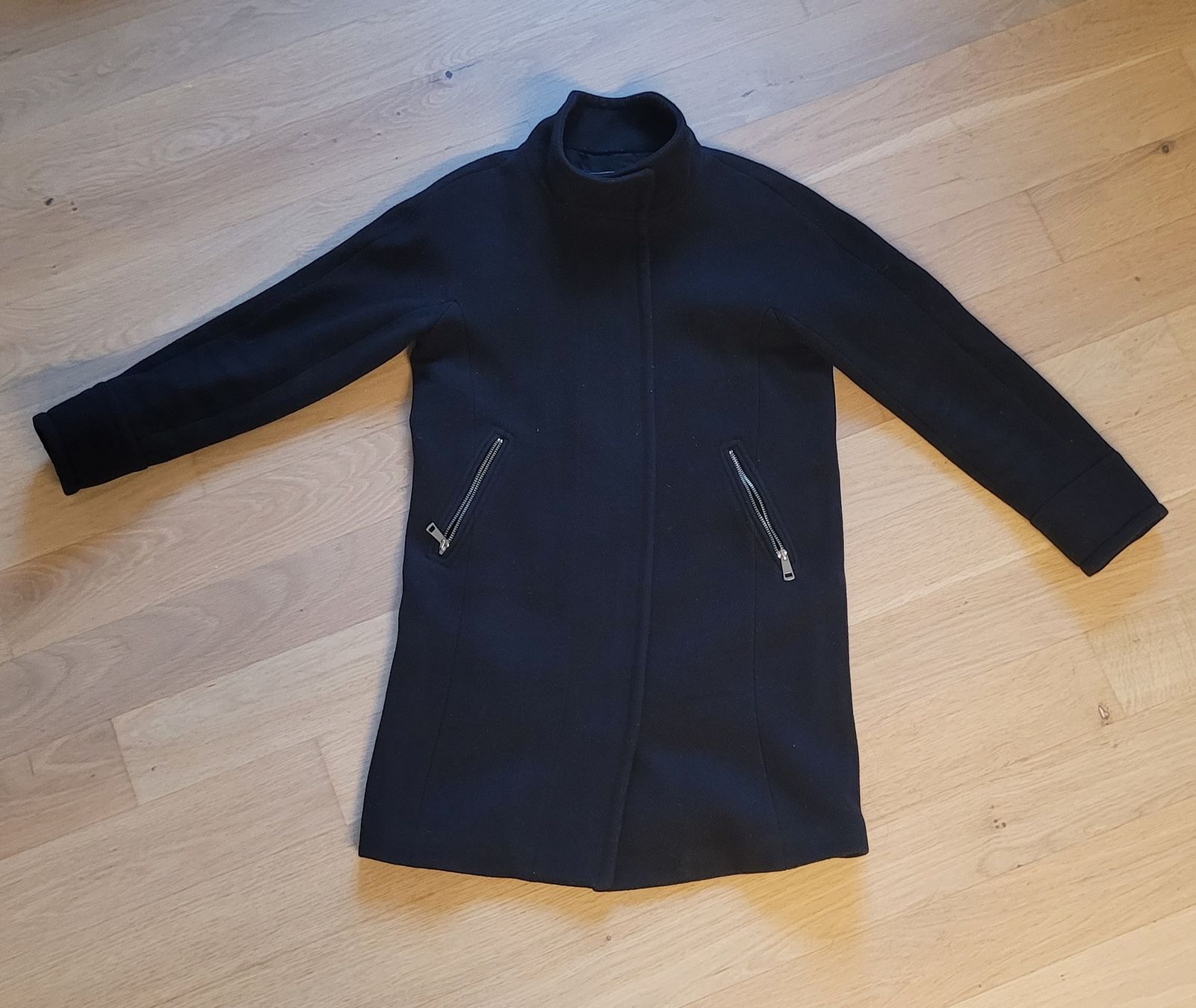 Cappotti: H&M Mantel, Gr. 34, Schwarz – Usato da Weesen venduto da Ena_98