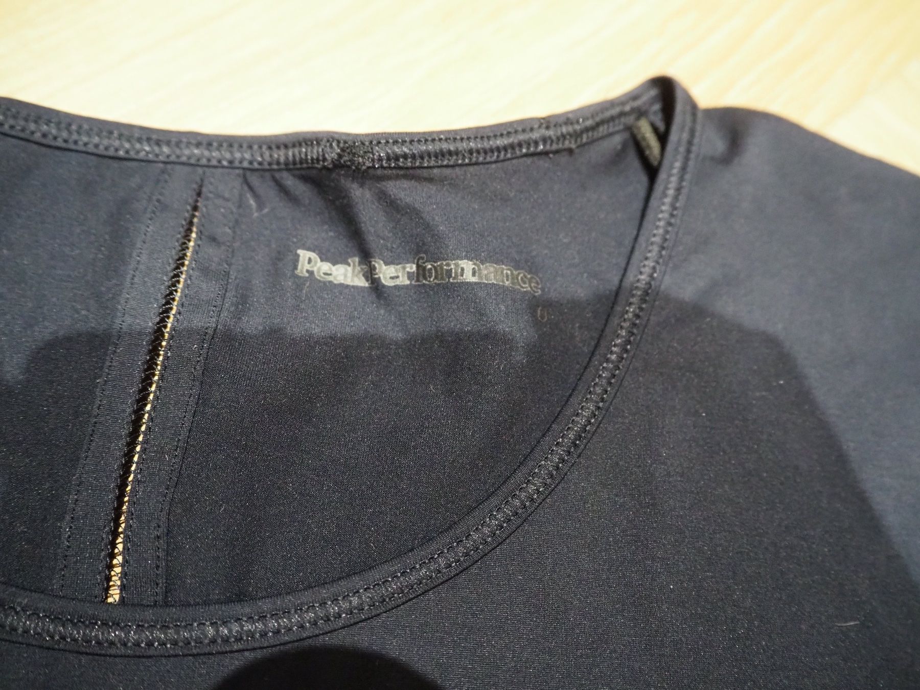 Peak Performance T-Shirts: Peak Performance Funktionstshirt Gr. S dunkelblau – Gebraucht aus Zürich von snowow 2