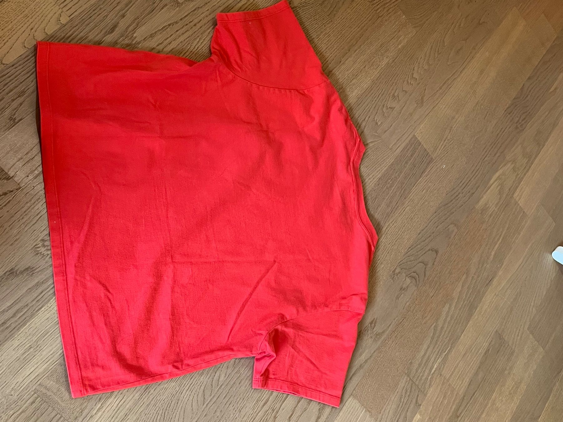 T-shirt: Levi's T-shirt zu verkaufen – Usato da Ruschein venduto da dom_nbr2 1