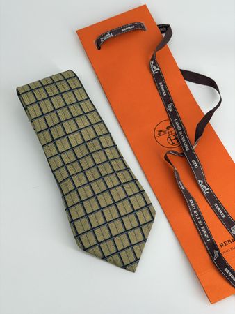 Cravate Hermès 666 OA authentique, motif géométrique
