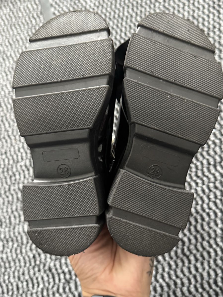 Schuhe für Mädchen: Kinder Halbschuhe schwarz mit Schleife  – Gebraucht aus Wetzikon ZH von Jasmin2003 2