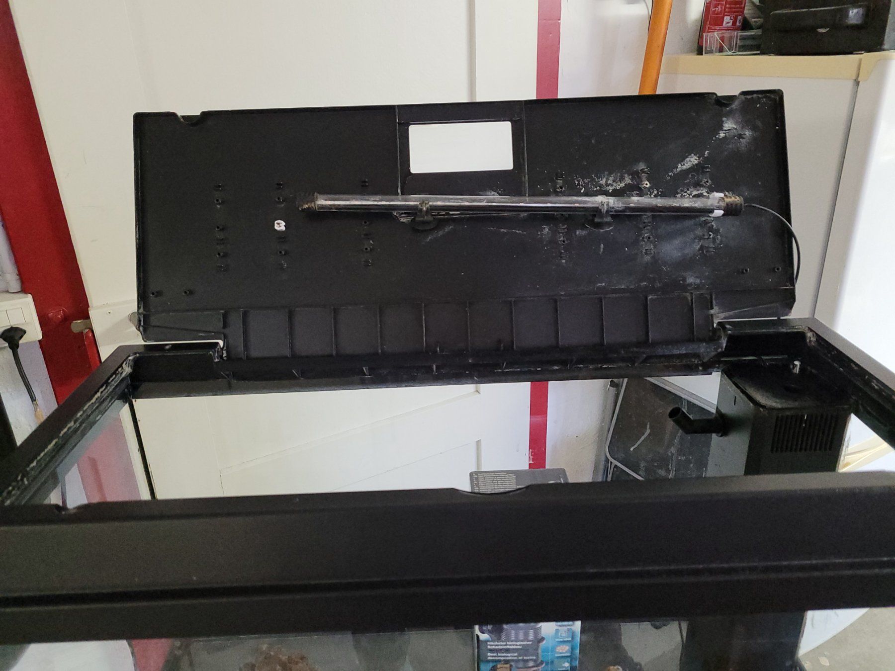 Juwel Aquarium: Aquarium 110l mit Unterschrank – Gebraucht aus Bischofszell von susane.stroebel 3