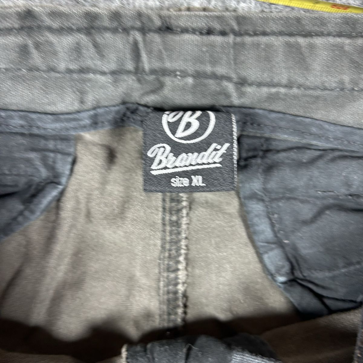 Pantaloni: Camo Cargo short  – Usato da La Sagne NE venduto da Matlasape 3