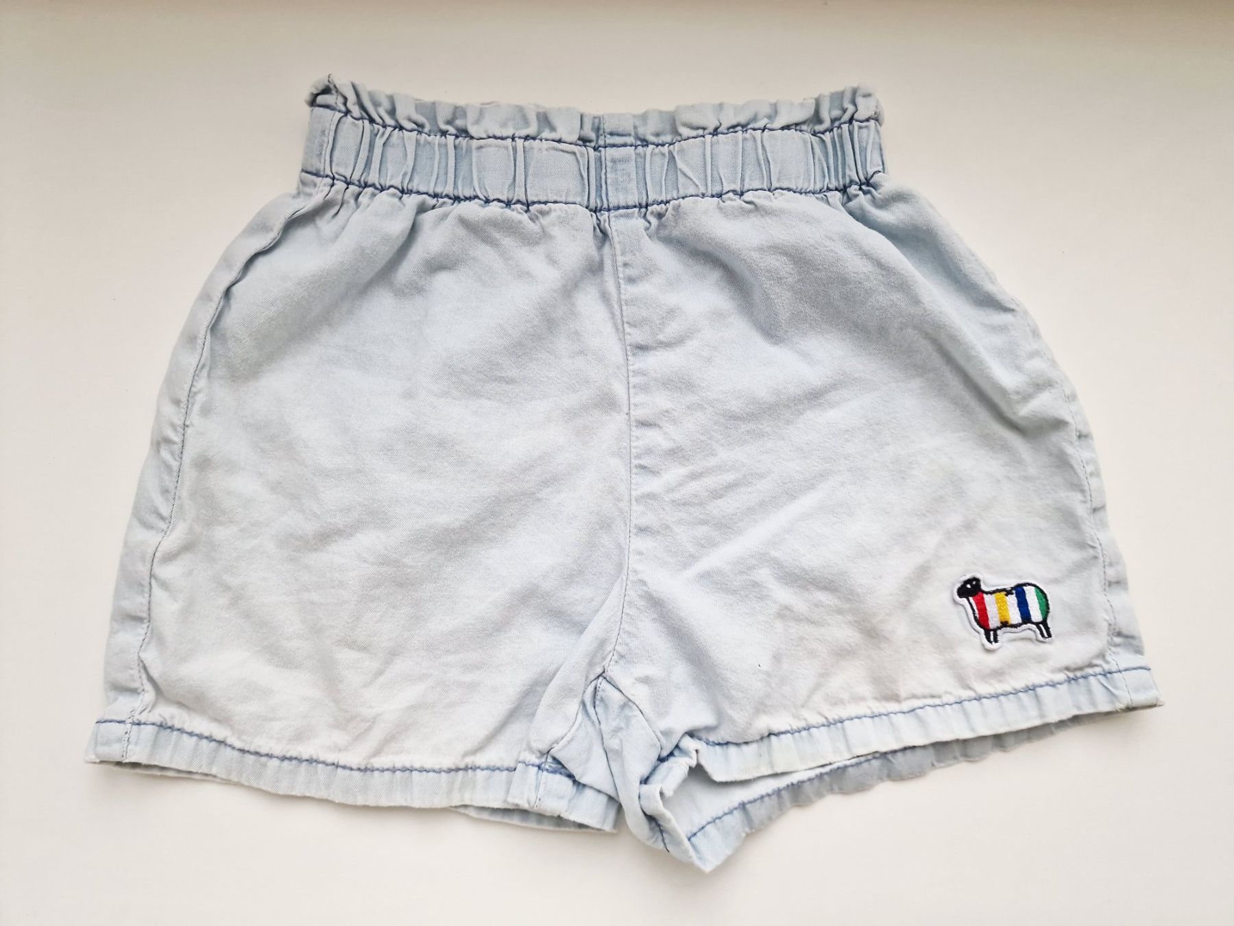 Benetton Pantaloni: Mädchen Shorts Benetton Gr. 104 Blau – Usato da Hallau venduto da CHACLA