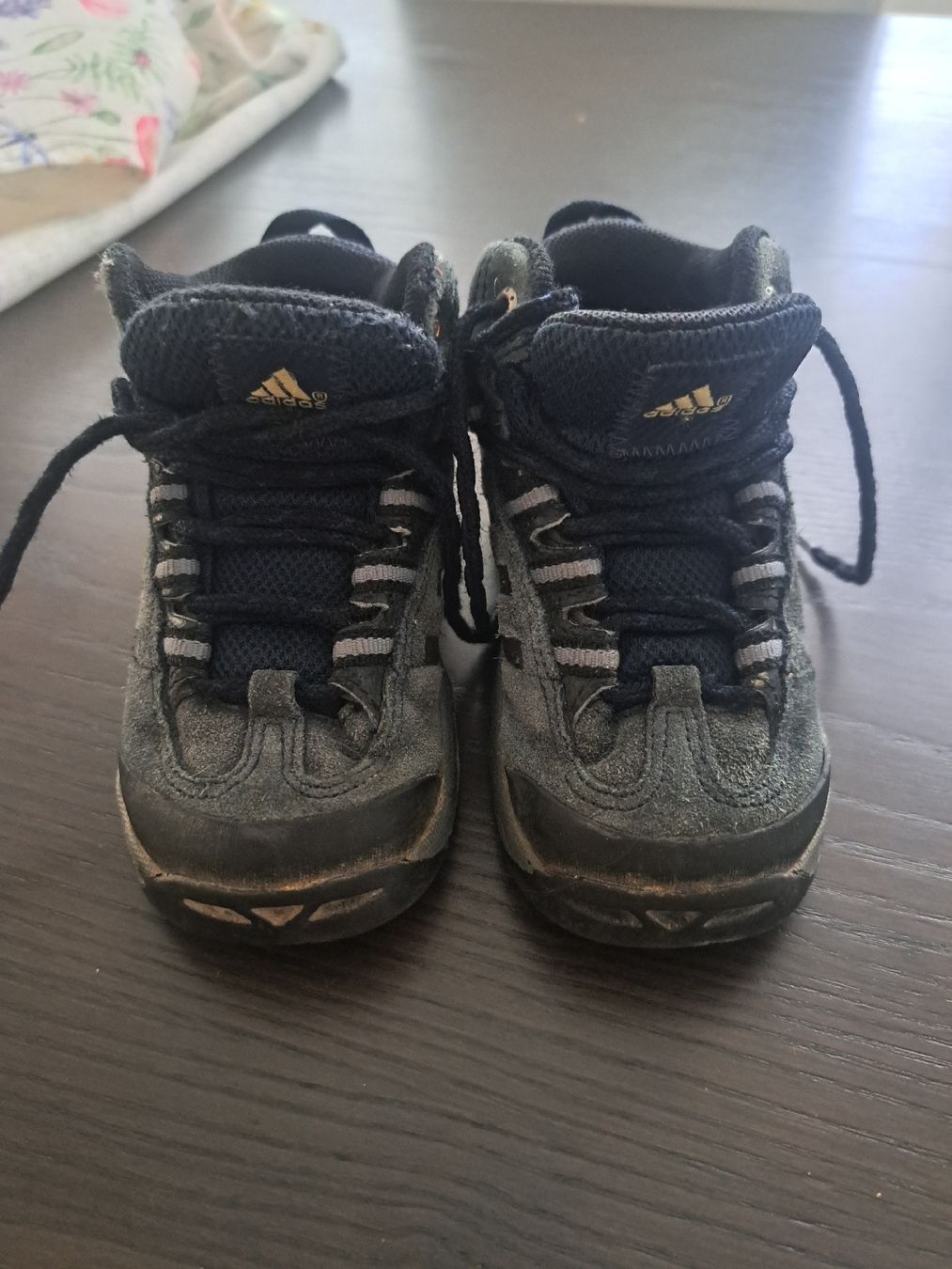 Adidas Scarpe per ragazzi: Adidas Wanderschuhe, Gr. 20, Top Zustand – Usato da Grasswil venduto da Natali.H