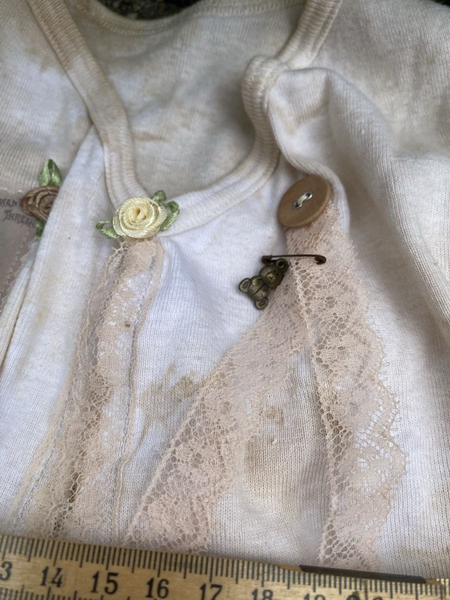 Bambole: für Puppen oder Teddy‘s 2 Jäckchen – Nuovo e nell'imballaggio originale da Langenthal venduto da flower101 7