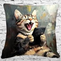 😺📱 Happy Cat Kissenbezug – Tabby spielt mit Telefon 🛋️