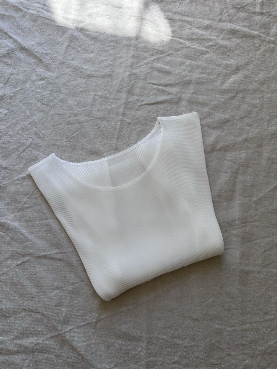 Issey Miyake Top: PLEATS PLEASE Issey Miyake Top – Nuovo (secondo la descrizione) da Gandria venduto da dada88_ 6