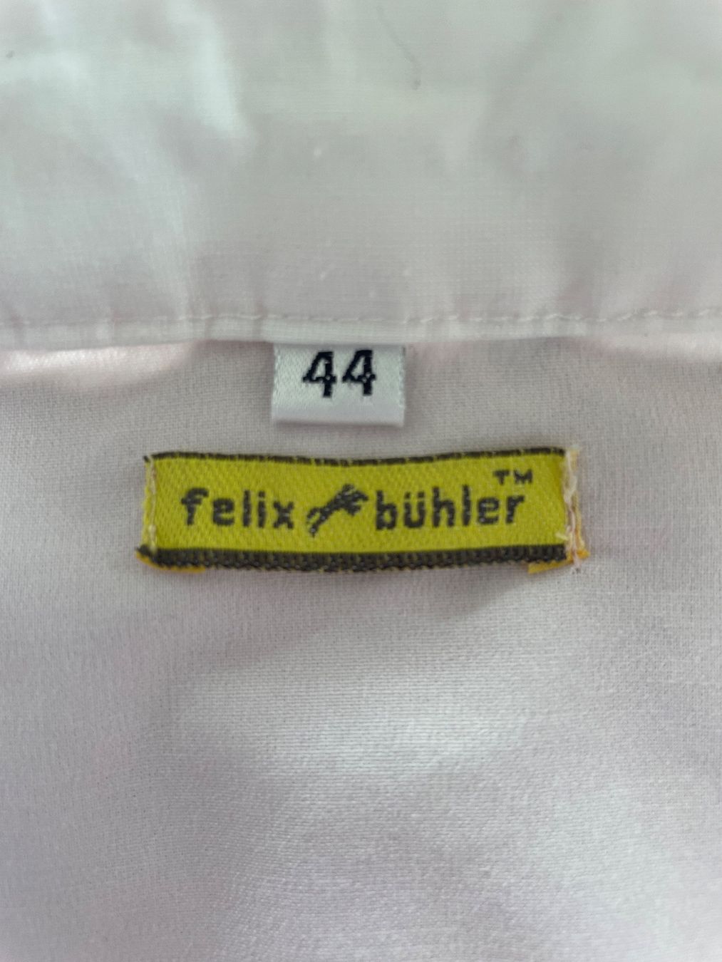 Chemisiers: Turnierbluse ohne Arm – D'occasion à Wiedlisbach par Lusco 2