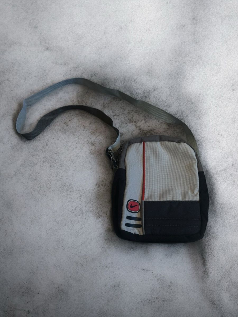 Nike Borse: Nike Bag – Nuovo (secondo la descrizione) da Aarburg venduto da syning46