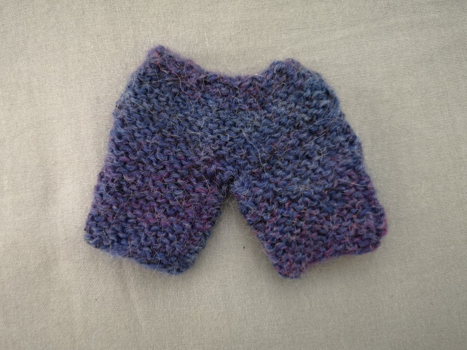 Bambole: Von Hand gestrickte Wollhose – Usato da Liestal venduto da Gitterli01 1