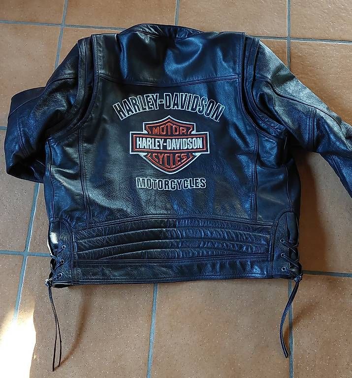 Harley-Davidson Giacche: Schöne Harley Davidson Lederjacke, schwarz – Usato da Utzenstorf venduto da Waldi66