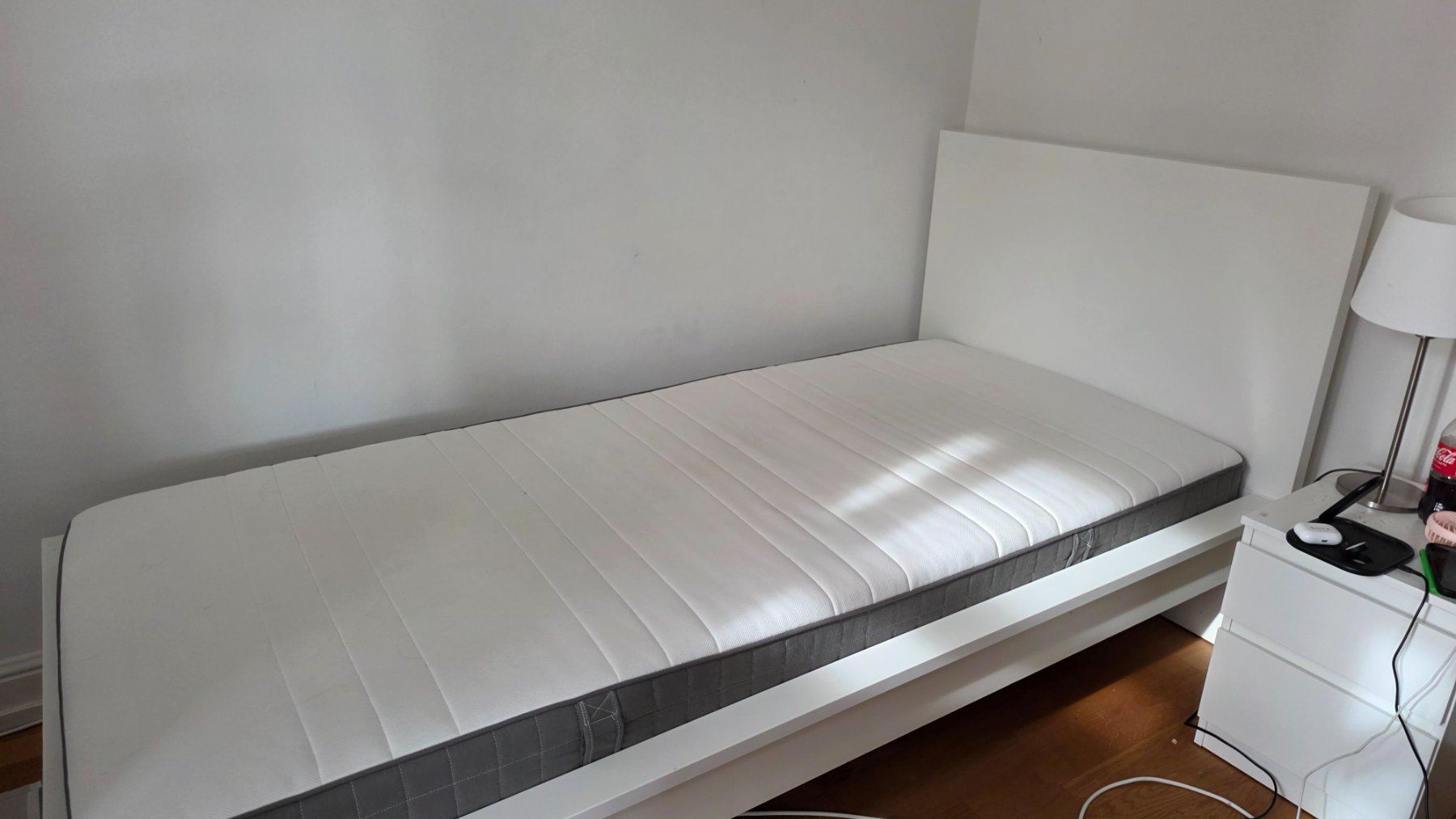 Ikea Lits: Bett MALM 90cmx200cm – D'occasion à Baar par hel_k9vd
