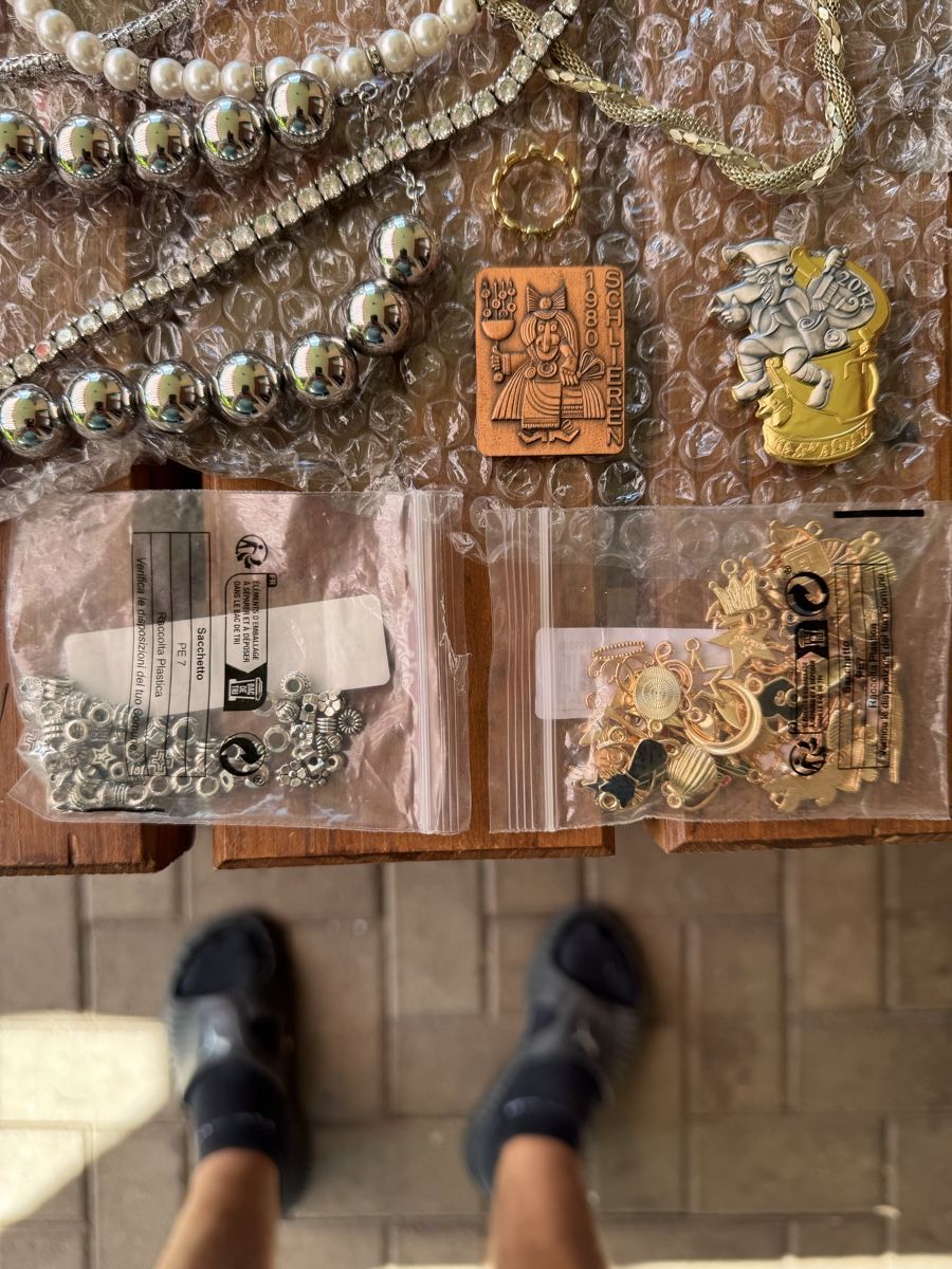 Sonstiger Schmuck: Modeschmuck Konvolut: Ketten, Ohrringe, Ringe, Armbänder – Gebraucht aus Würenlos von Fejzo1987 8