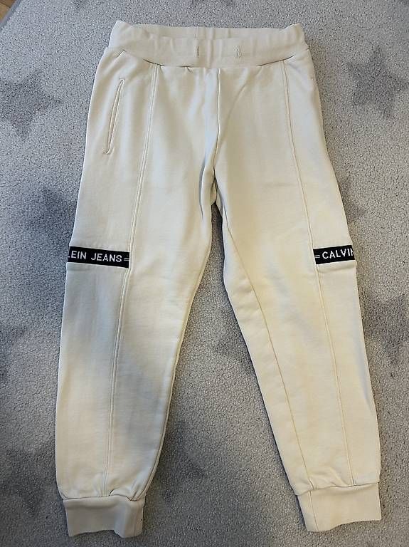 Pantaloni: Calvin Klein pantalone  – Usato da Bellinzona venduto da SammlerTI