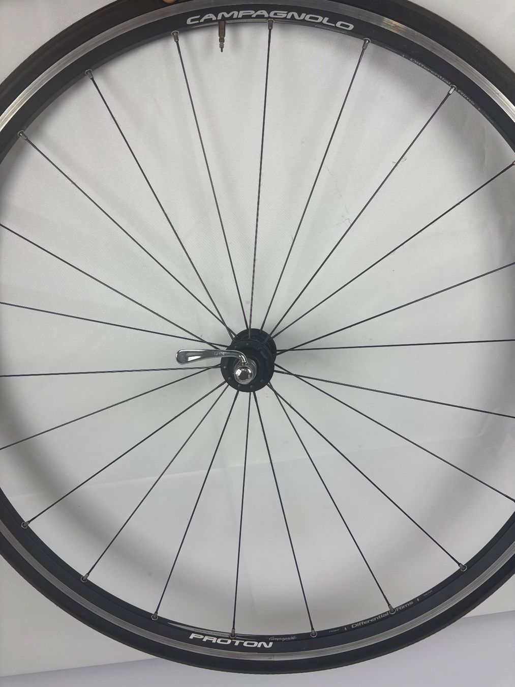 Campagnolo Pneumatici & Ruote complete: Fahrrad Renn Rad – Usato da Wettingen venduto da Wendemarket 3