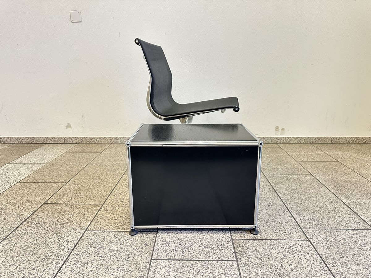 Eames Sedie: Vitra Bürostuhl Eames EA 107 Netz – Usato da Grenchen venduto da Design-Outlet 4