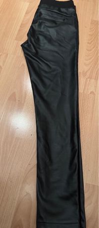 Trendy Black Faux Leather Leggings, Size Medium — Stylish!