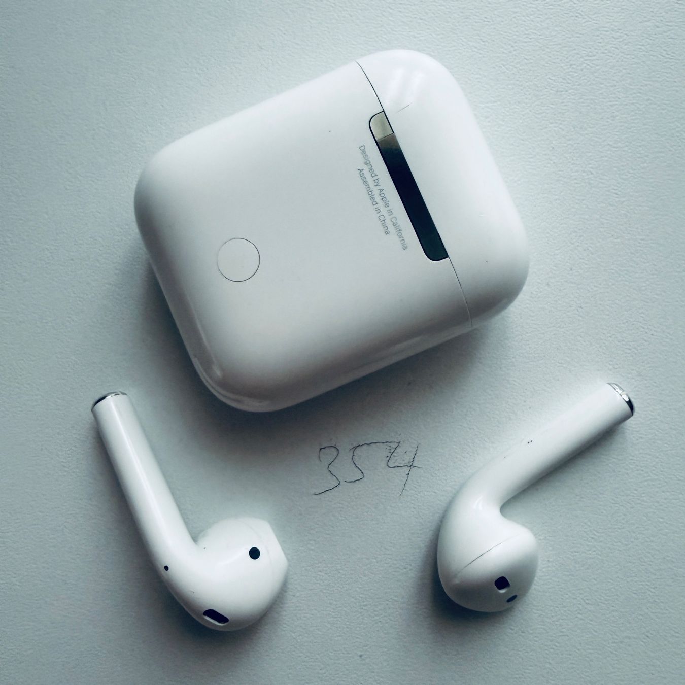 Apple Kopfhörer: Original Apple AirPods 2 Gen. Wireless Kopfhörer & Case – Gebraucht aus Basel von MY.AIRPODS.SHOP 3