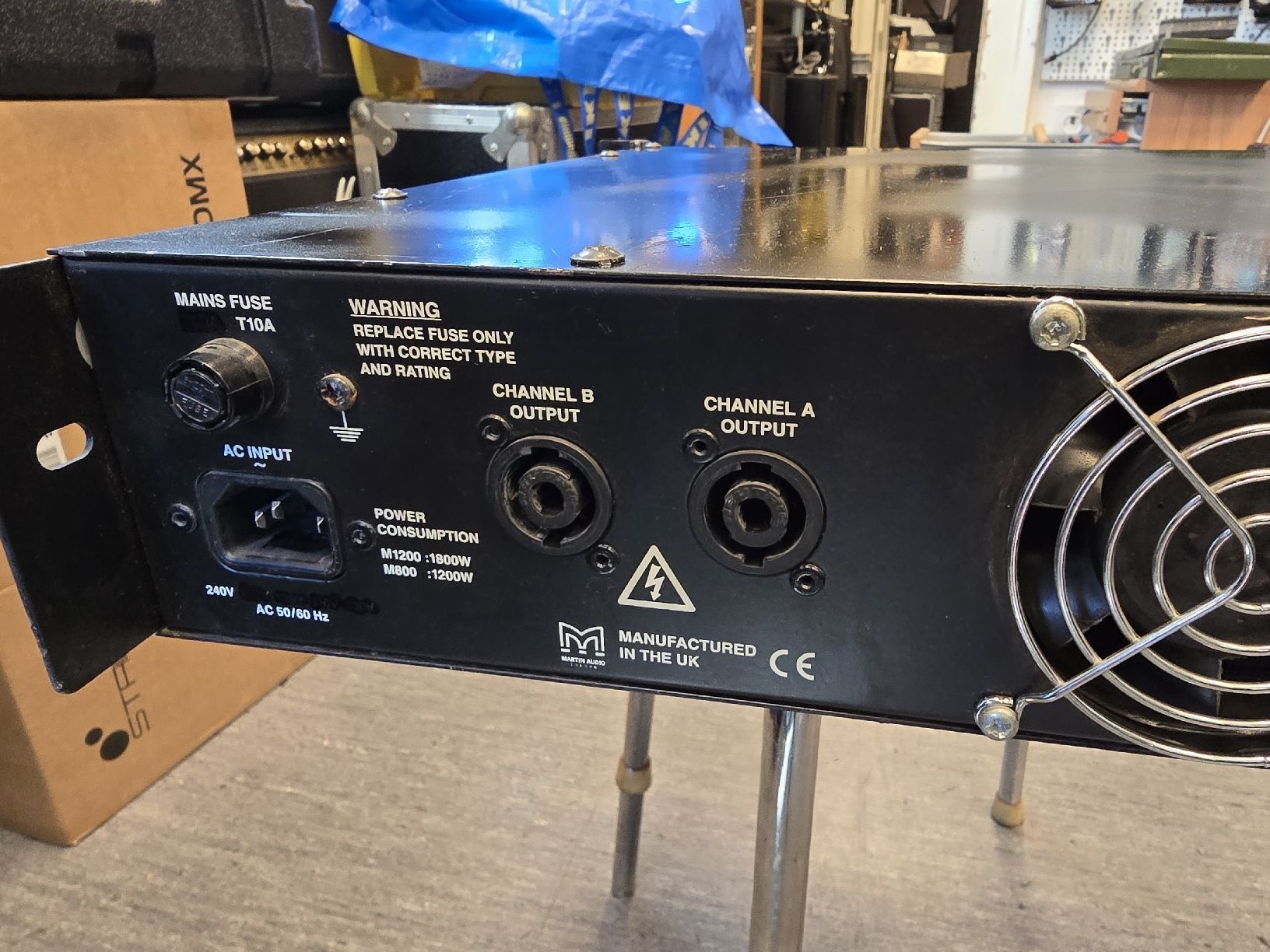Amplificateurs: Martin Audio M800 power Amplifier 800 W  – D'occasion à Zürich par Roy-Events-Zurich 4
