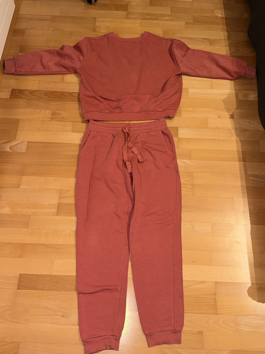 C&A Anzüge: Trainingsanzug Pullover Hosen rosa/Grösse S  – Neu (gemäss Beschreibung) aus Arbon von pau_76kh