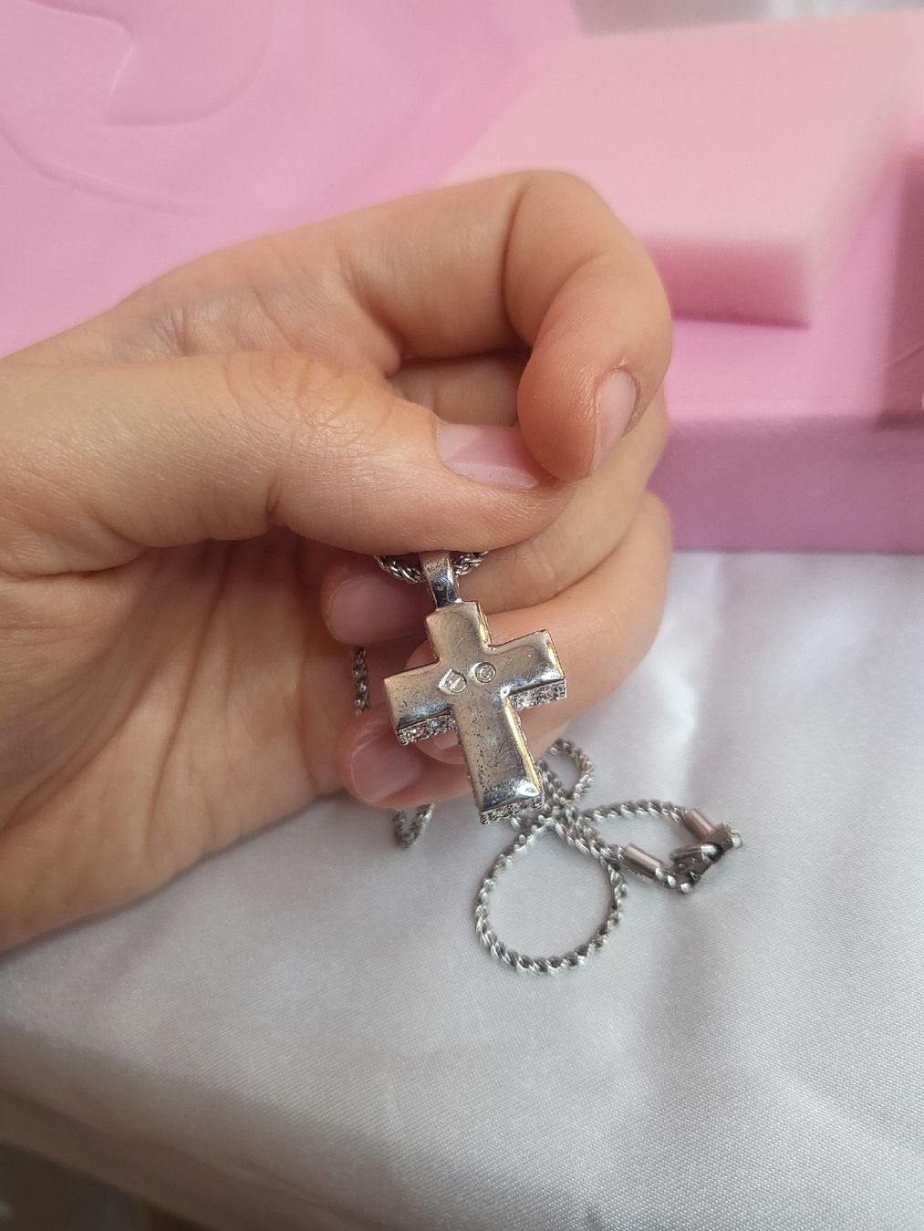 Swarovski Colliers: Swarovski Kreuz mit Kette – D'occasion à Hellbühl par d.d.d.125 2