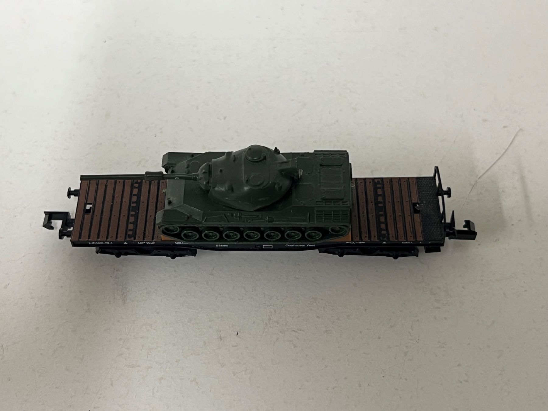 Arnold Modellini di ferrovie: Arnold Spur N Flachwagen beladen mit Panzer – Usato da Neuenhof venduto da ludovicco 4