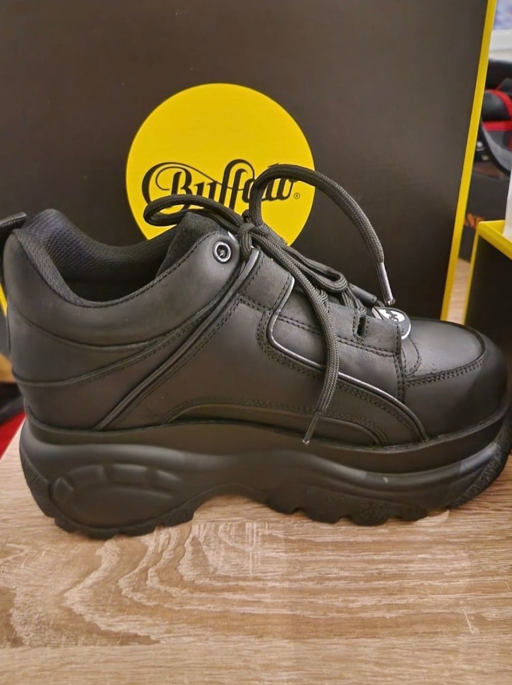 Buffalo Herrenschuhe: Buffalo Sneaker Low – Gebraucht aus Biel/Bienne von dan_2w8k 1