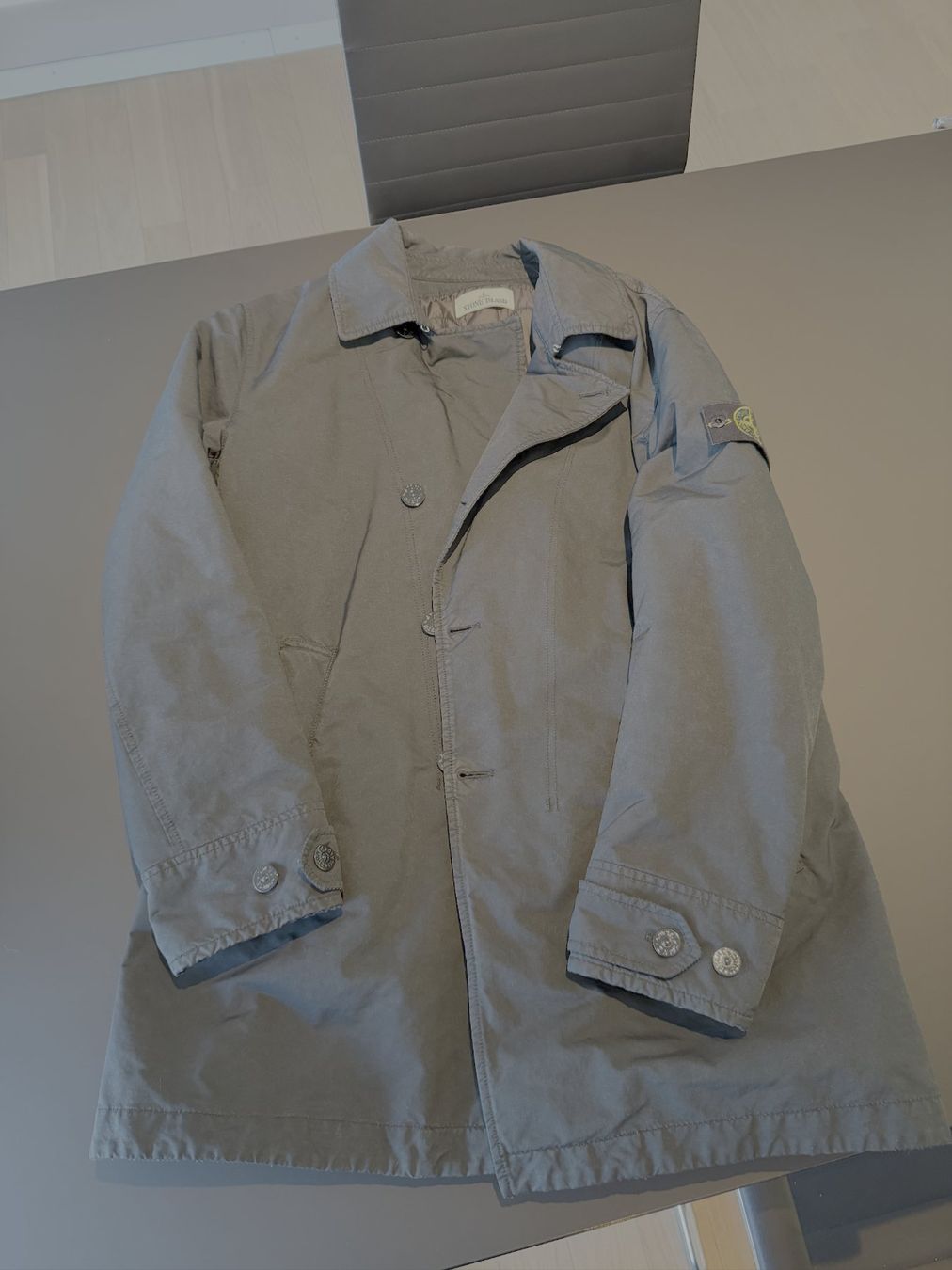 Cappotti: Stone Island Trenchcoat mit Primaloft-Isolation – Usato da Winterthur venduto da Thorben