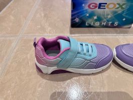 Geox neue Fadinlight blinke Sneakers, 33